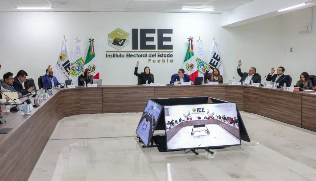 IEE aprueba calendarización de sanciones a partidos políticos para 2026