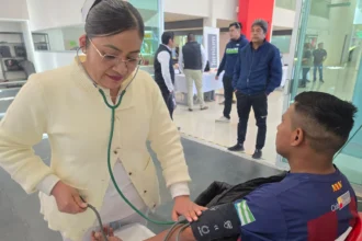 Participa IMSS Puebla en Feria de la Salud para trabajadoras y trabajadores de empresa acerera
