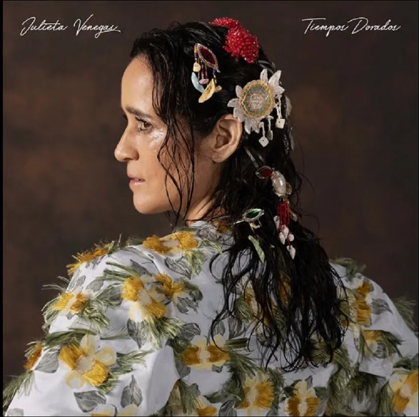 “Tiempos dorados” es el primer sencillo del 10º álbum de estudio de Julieta Venegas.