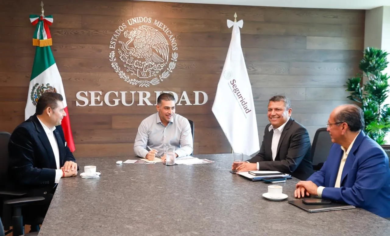 Armenta se reúne con Harfuch en la CDMX