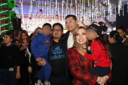 Familias poblanas conviven con paz y alegría en el Festival Navideño 2025