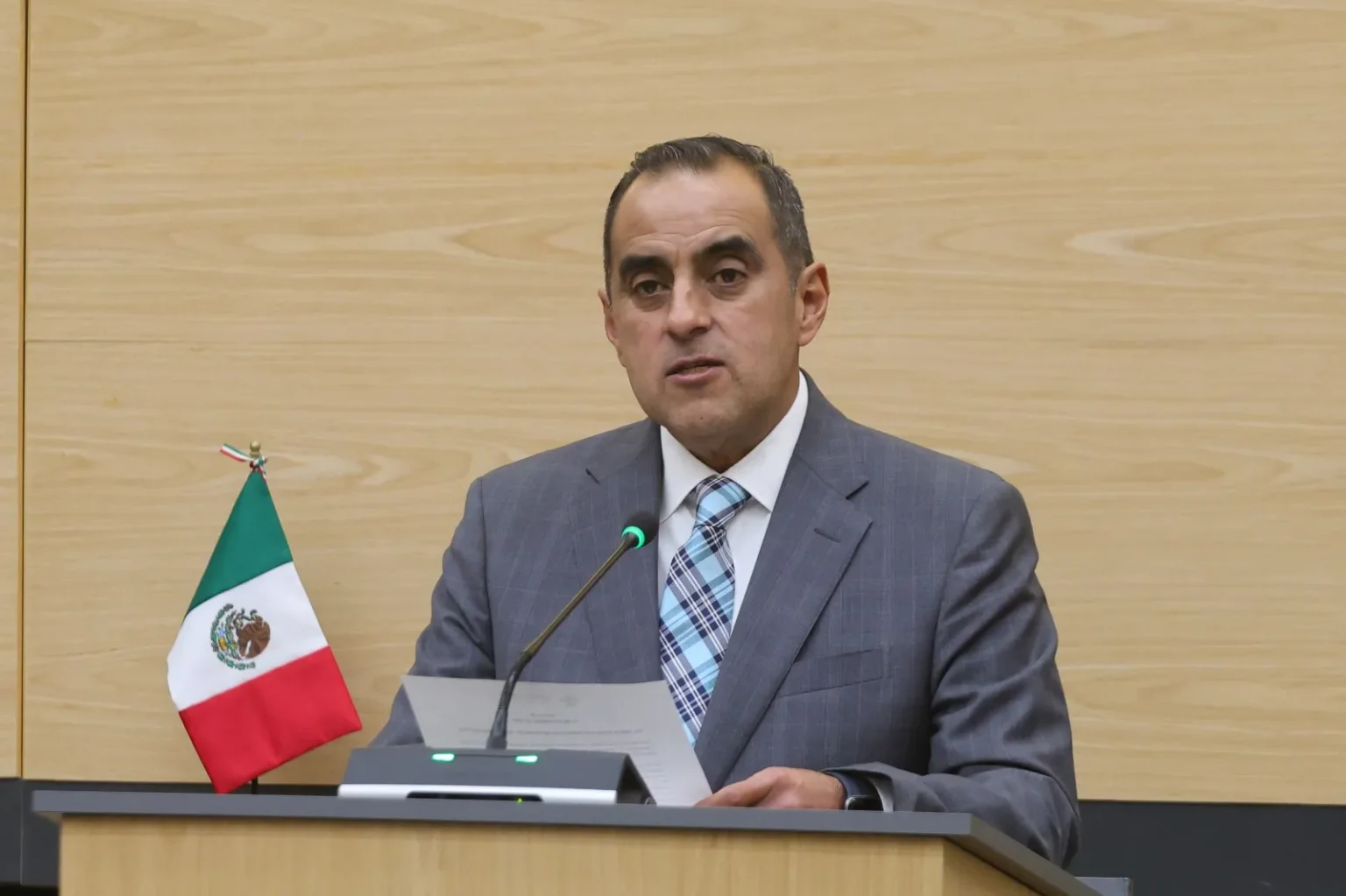 Mauricio Céspedes plantea uso de materiales sustentables