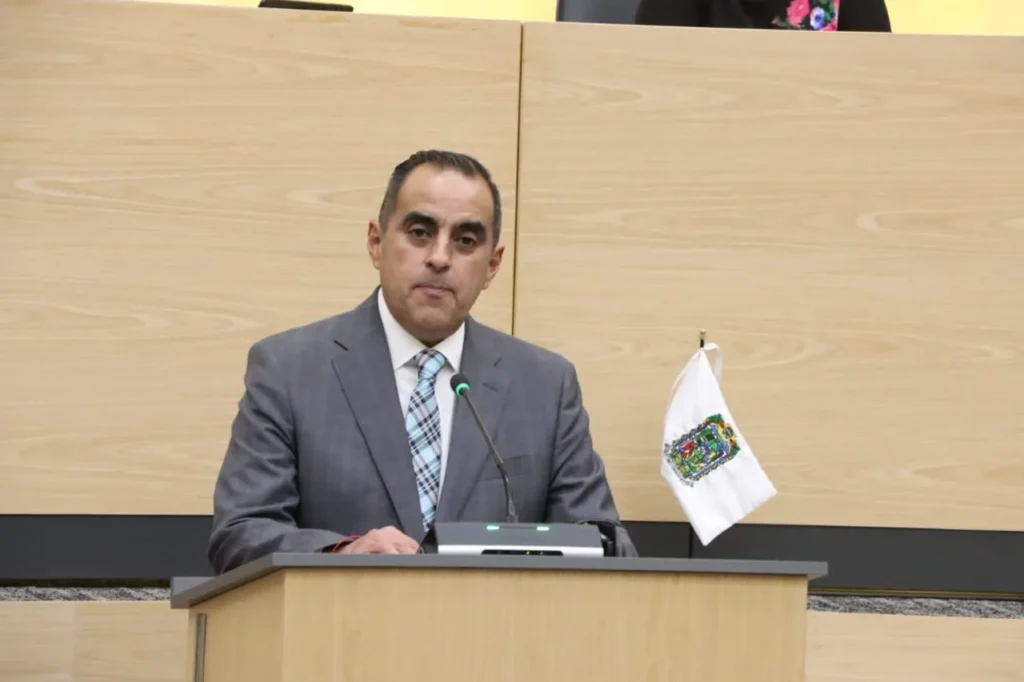 Mauricio Céspedes plantea uso de materiales sustentables