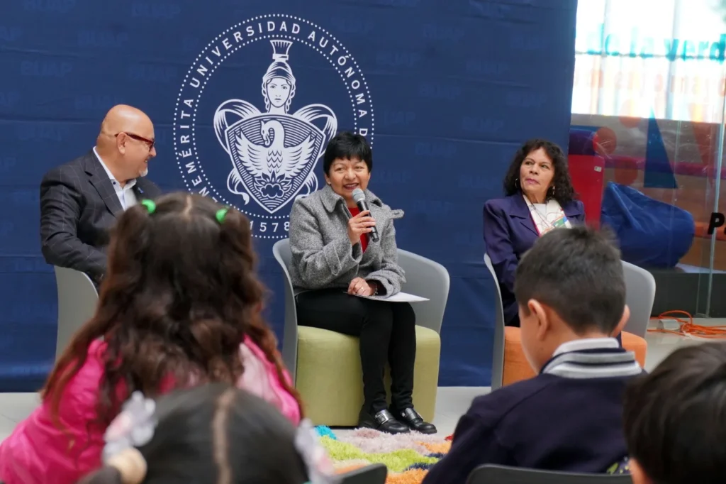 Rectora de la BUAP participa en la campaña “Regala una Sonrisa”