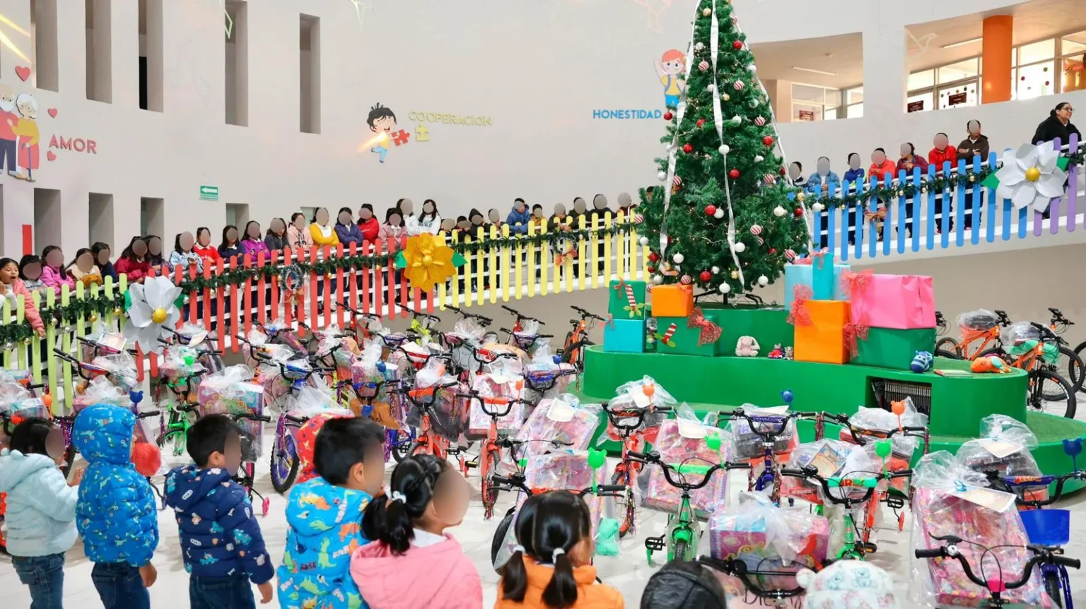 Los reyes magos visitaron al SMDIF