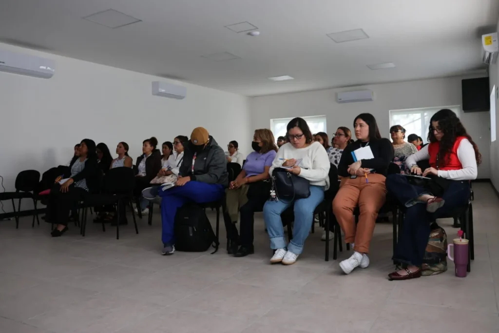 SEDIF capacita a profesionales poblanos en salud mental
