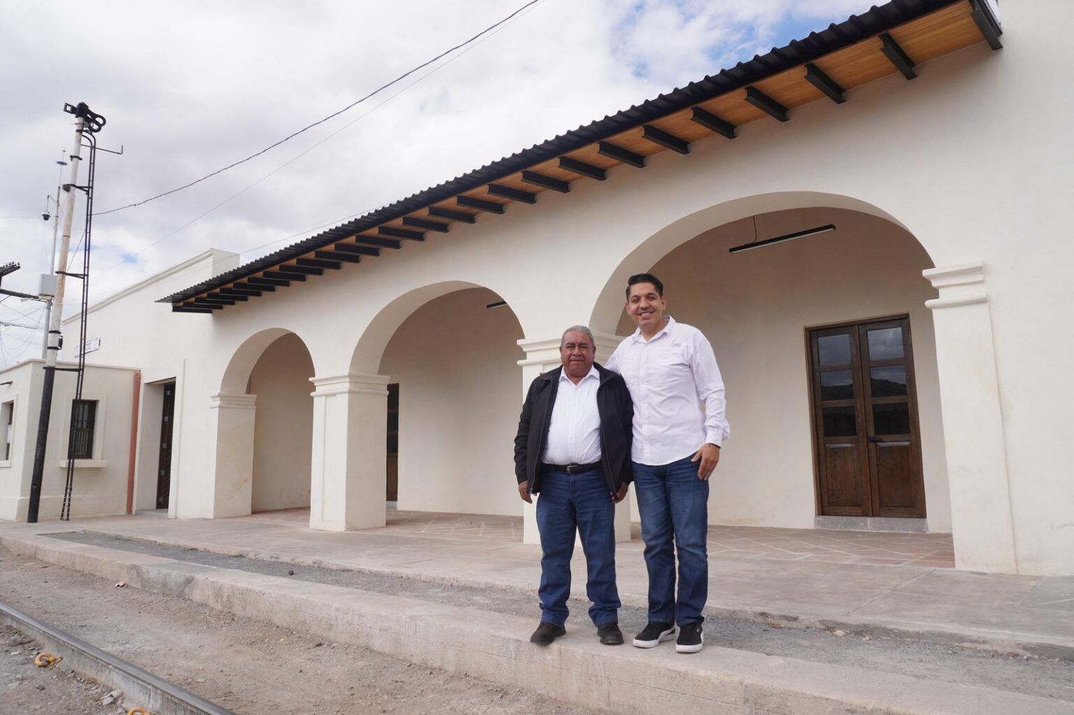 Severiano de la Rosa Romero realiza supervisión a la Antigua Estación del Tren en Amozoc