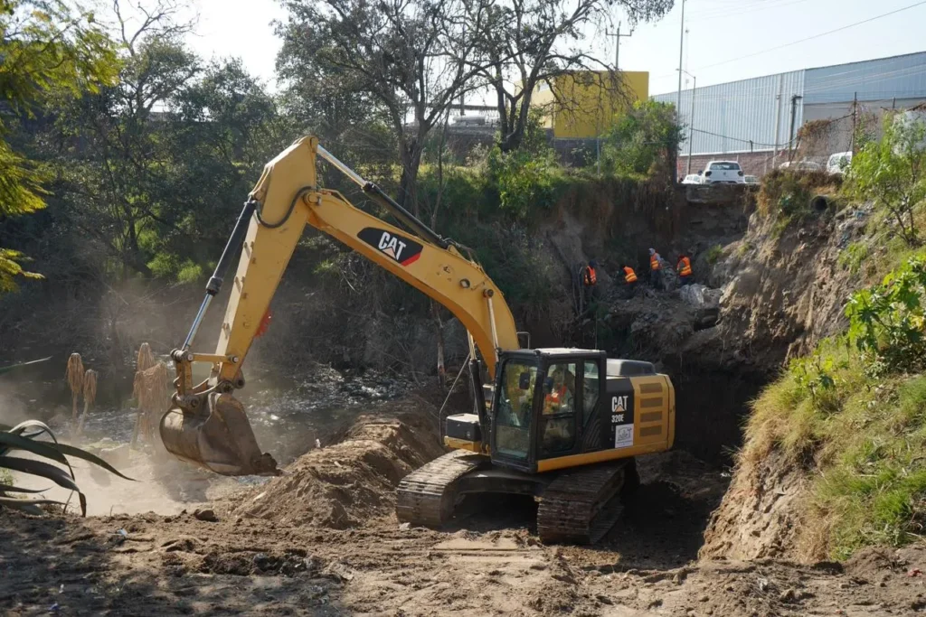 Supervisa Pepe Chedraui rehabilitación de Puente Vehicular