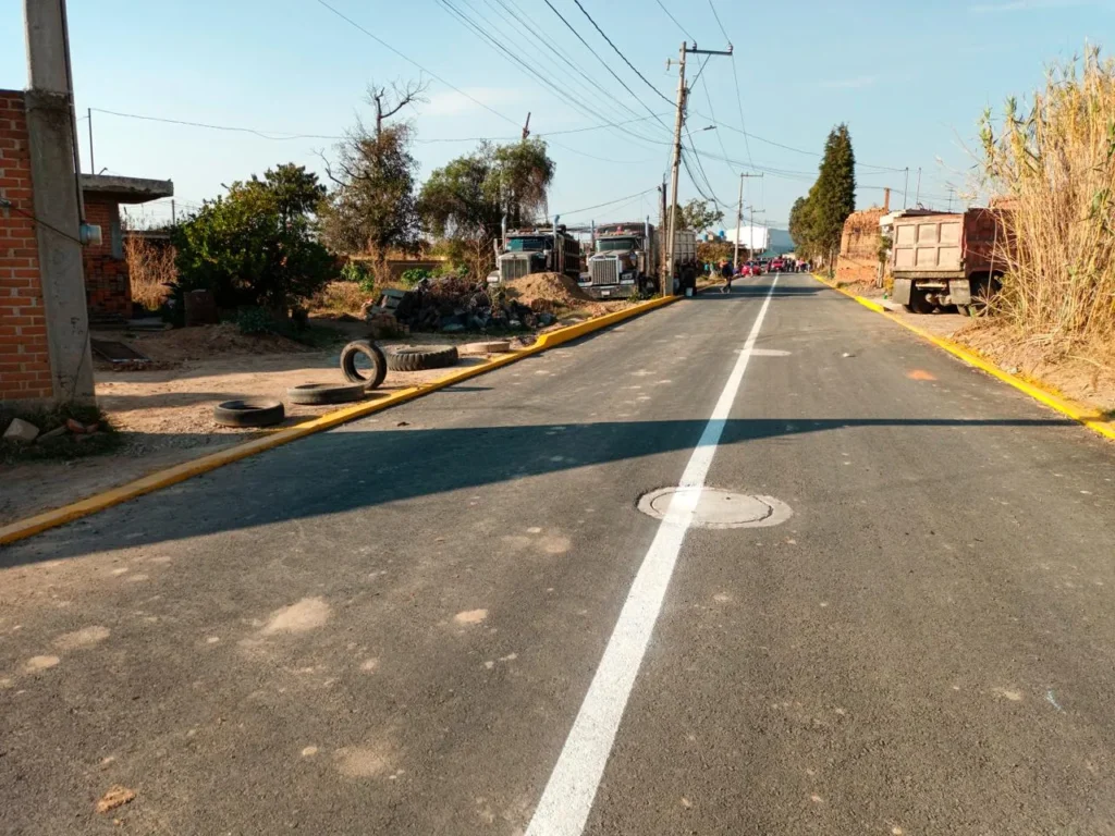 Tonantzin Fernández entrega pavimentación