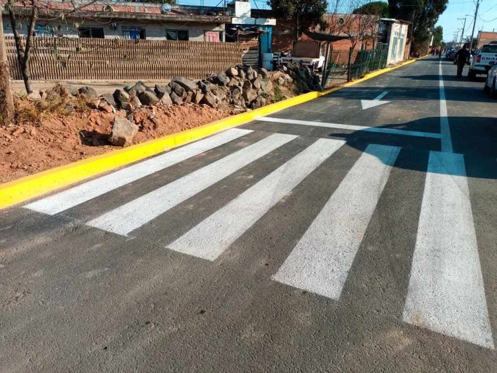 Tonantzin Fernández entrega pavimentación