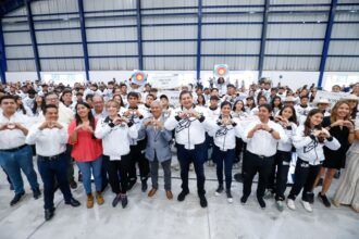 Gobierno de Puebla entrega incentivos económicos históricos al deporte