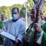 puerta de la Catedral incendiada, arzobispo Víctor Sánchez