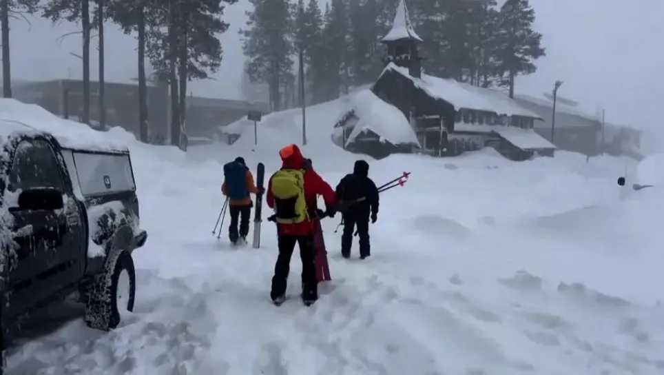 Avalancha en California deja ocho esquiadores muertos