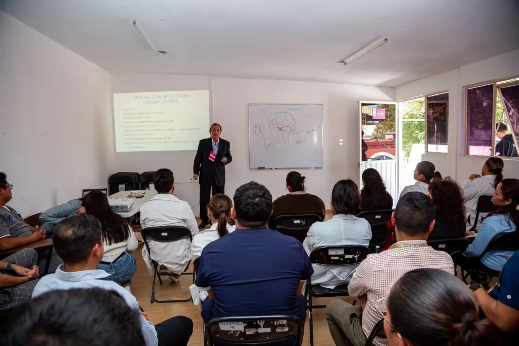 Capacita DIF Puebla Capital a médicos de la UMI