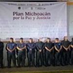 Detienen a mando y 10 policías en Michoacán por bloqueos tras caída de ‘El Mencho’
