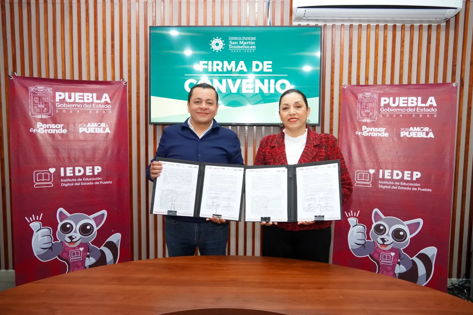 Gobierno de Texmelucan e IEDEP firman convenio