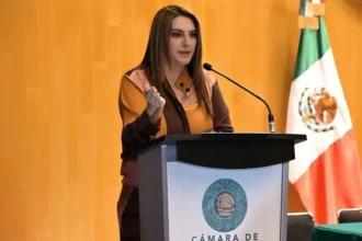 Histórica reforma laboral reducirá la jornada a 40 horas a partir de 2027 Maiella Gómez