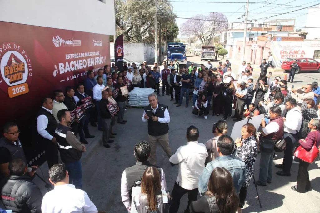 Impulsa Pepe Chedraui estrategia integral de bacheo en juntas auxiliares de la capital