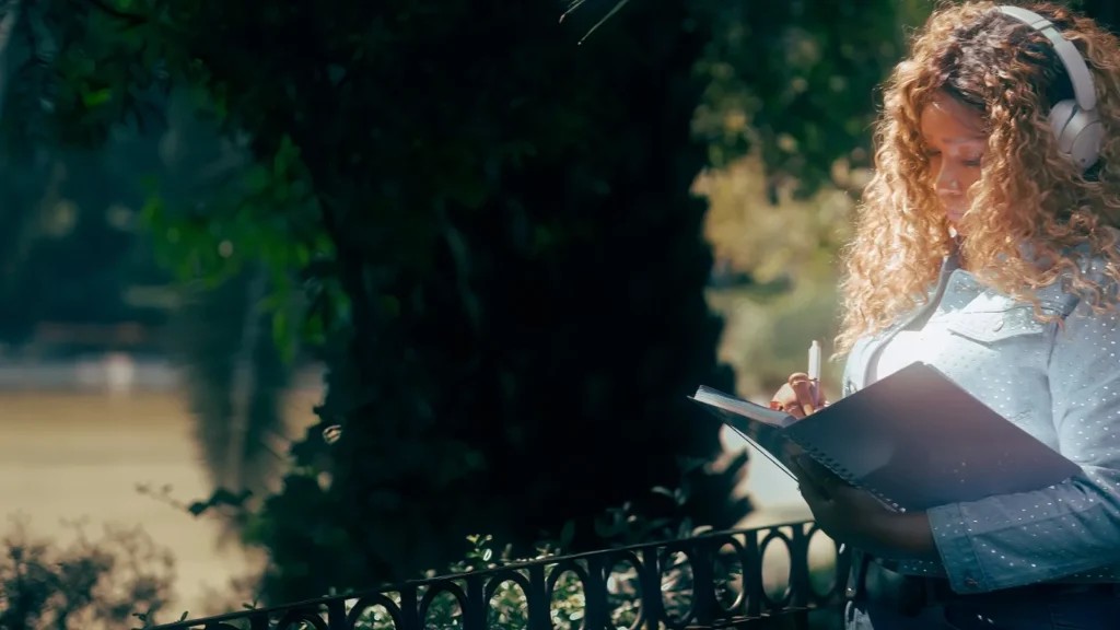 La cantante y compositora panameña Queen D platica sobre “Perdóname”, su primer sencillo del 2026