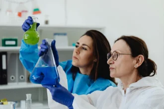 La mujer y la niña en la ciencia