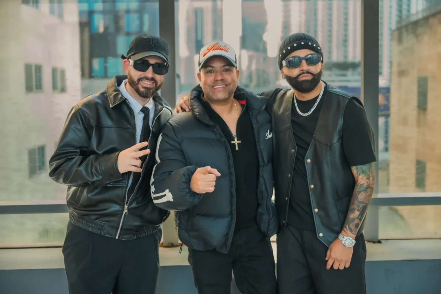 Los Hitmen firmaron oficialmente con RP Records.
