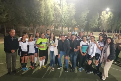 Moderniza Tonantzin Fernández alumbrado público