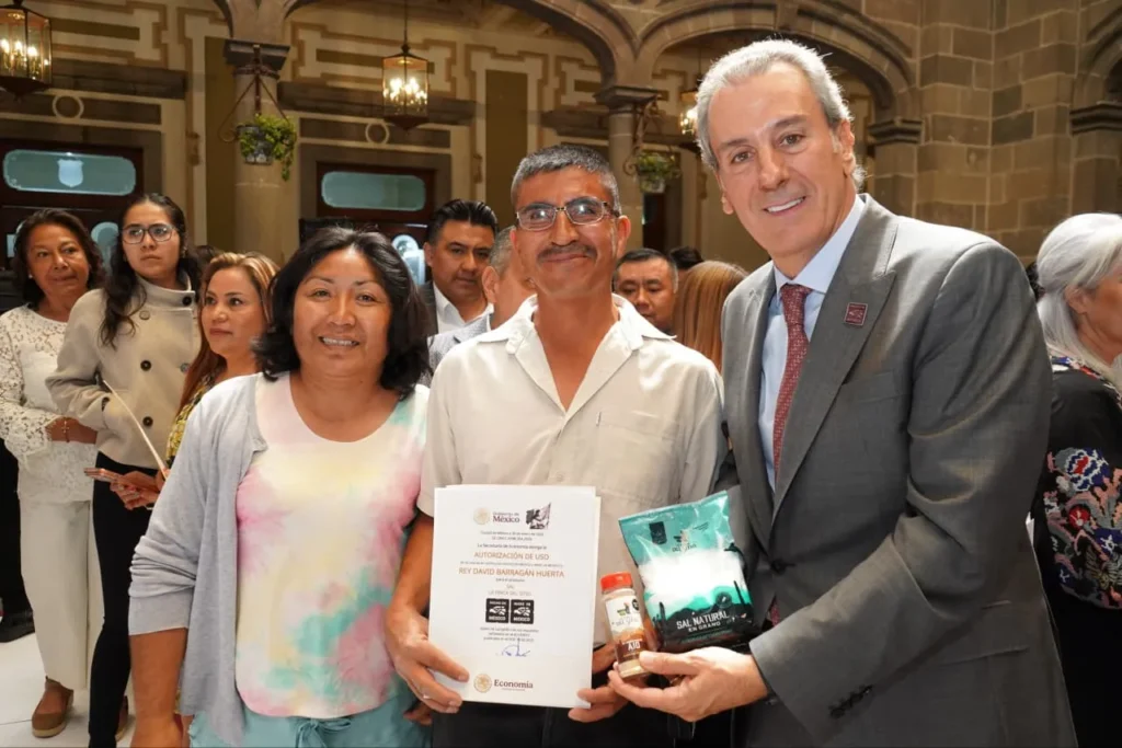 Pepe Chedraui entrega certificados “Hecho en México”