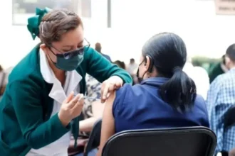 Vacunación contra el sarampión IMSS habilita clínicas y hospitales en Puebla este 21 y 22 de febrero