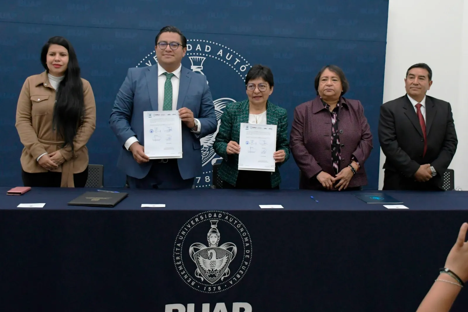 Signan convenio la BUAP y el Centro de Conciliación Laboral del estado ...