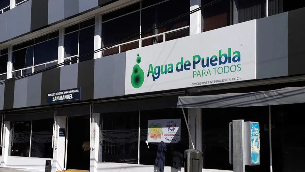 Alejandro Armenta evalúa concesión de Agua de Puebla