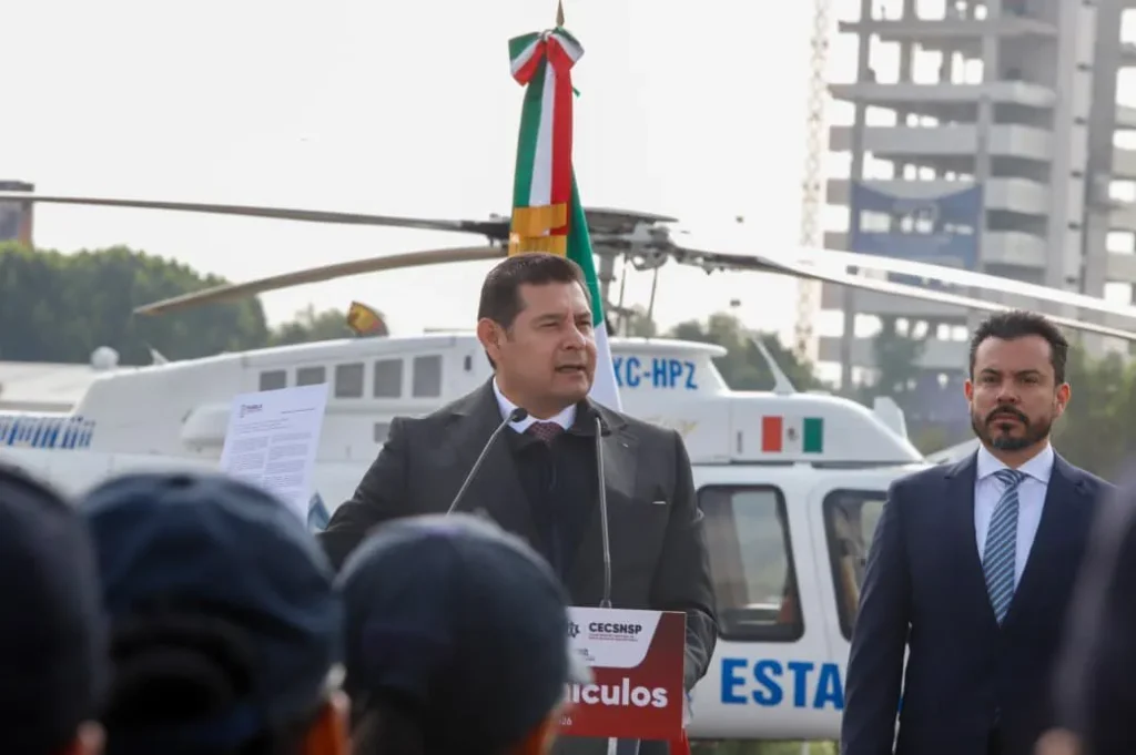 Armenta entrega unidades de seguridad publica (1)
