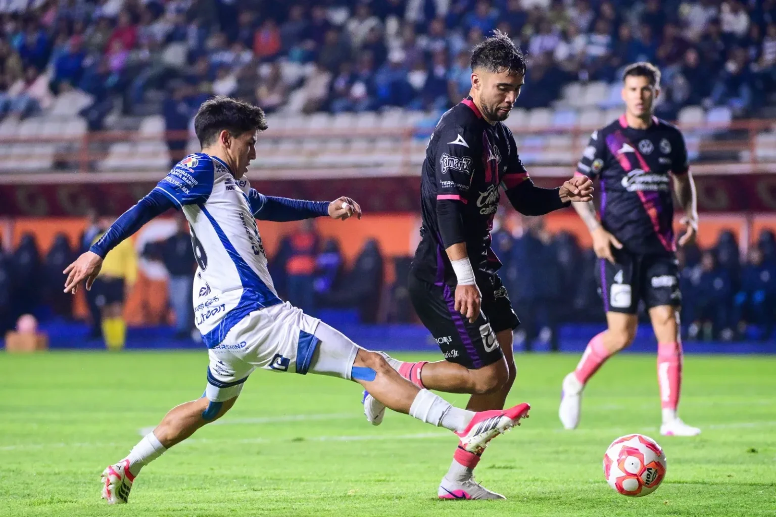 Desde la banca, Pachuca sentencia a Puebla en el Hidalgo