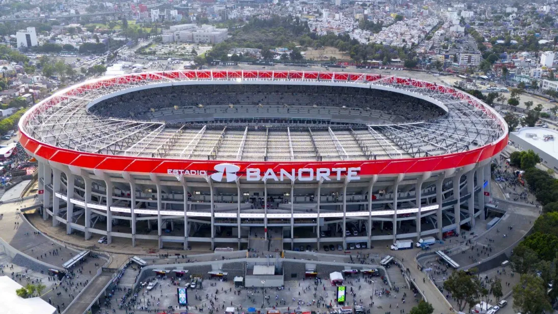 El mundo reacciona a la reapertura del Estadio Azteca ante la tragedia