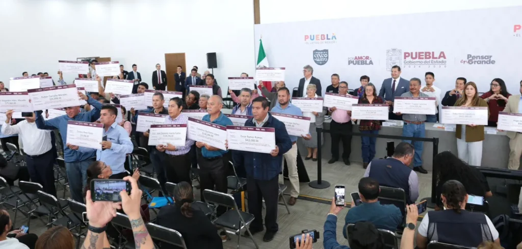 Entrega Armenta más de 11 mdp a fondo perdido para unidades nuevas de transporte público