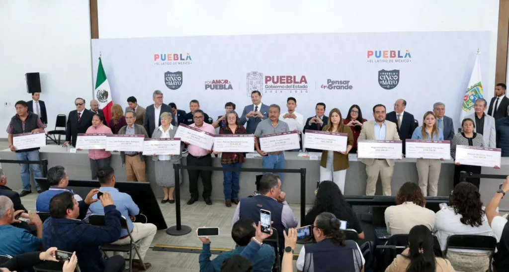 Entrega Armenta más de 11 mdp a fondo perdido para unidades nuevas de transporte público