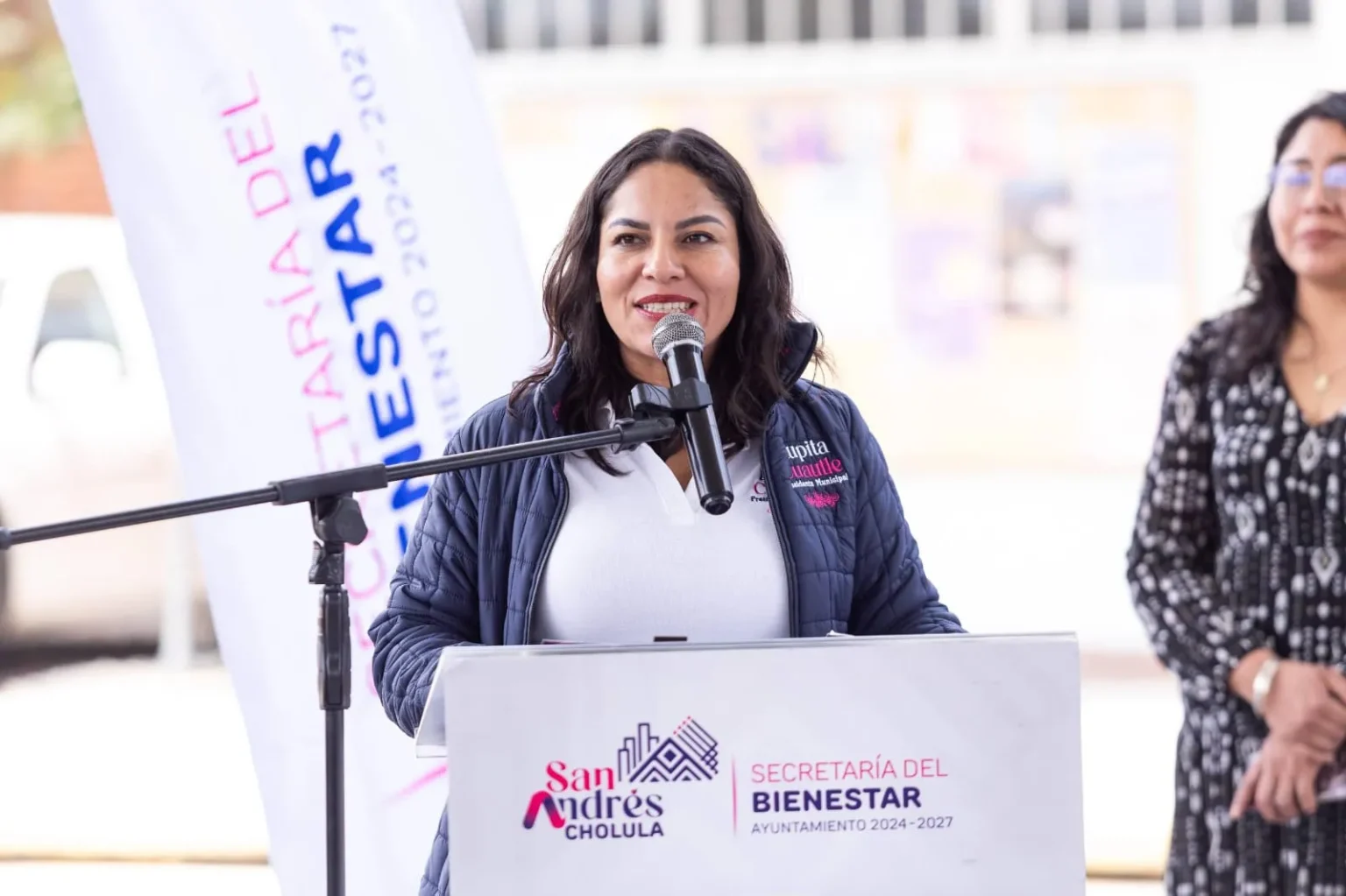 Entrega Lupita Cuautle apoyos económicos para fortalecer la educación en San Andrés Cholula
