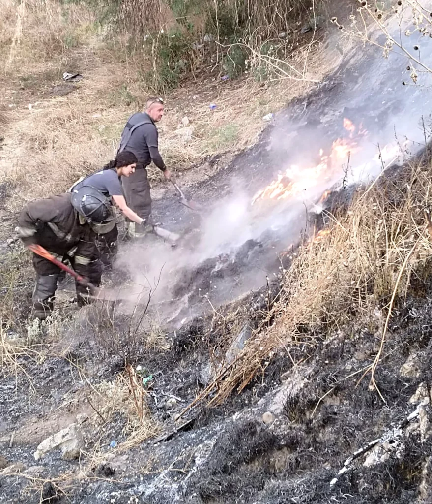 Intervención Oportuna de bomberos evita mayores daños por incendios en Texmelucan