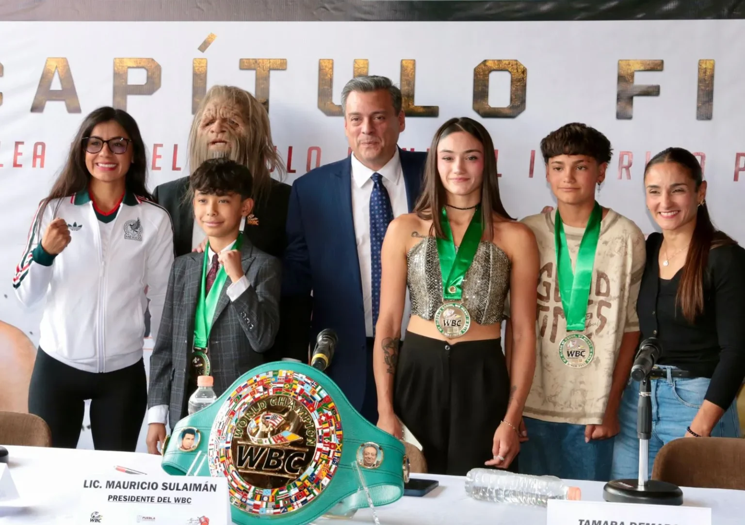 Mauricio Sulaimán presenta el capítulo final entre Gaby La Bonita Sánchez y la argentina Tamara Demarco
