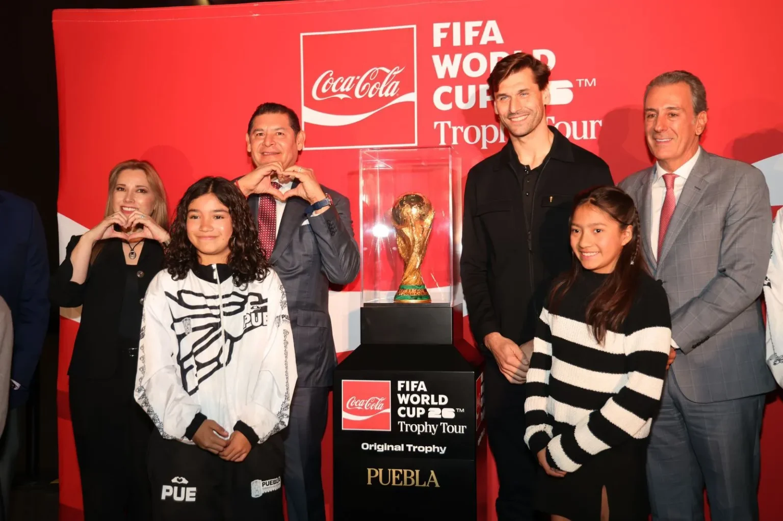 Presentan FIFA World Cup Trophy Tour 2026 en Puebla con experiencia inmersiva del Mundial