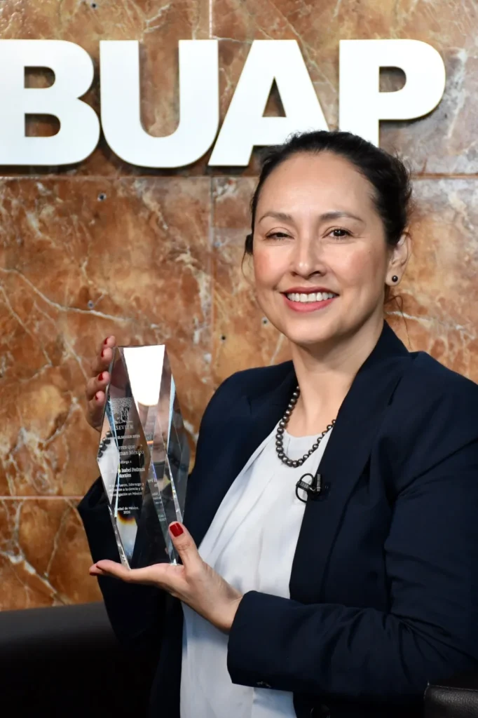 Reconocen a investigadora BUAP con el Premio Elsevier 2026 “Mujeres que transforman México”