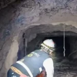 Rescatan con vida al primer minero tras 100 horas atrapado en Sinaloa