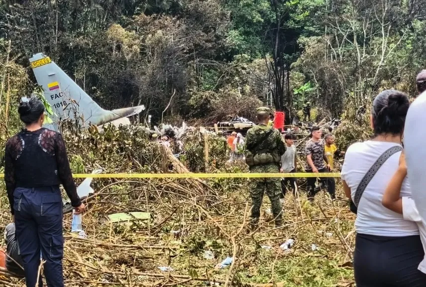 Tragedia aérea en Colombia Se estrella un Hércules de la Fuerza Aérea con 125 personas