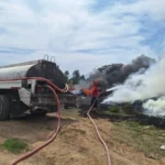 Controlan incendio de 200 llantas en San Juan Tlautla