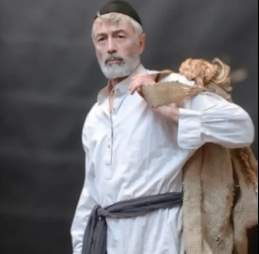 El primer actor Miguel Pizarro estrenó a nivel mundial su obra “El Emperador Dragón y su Traje Invisible”.