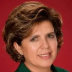 Ficha Roja para la suegra de Carolina Flores