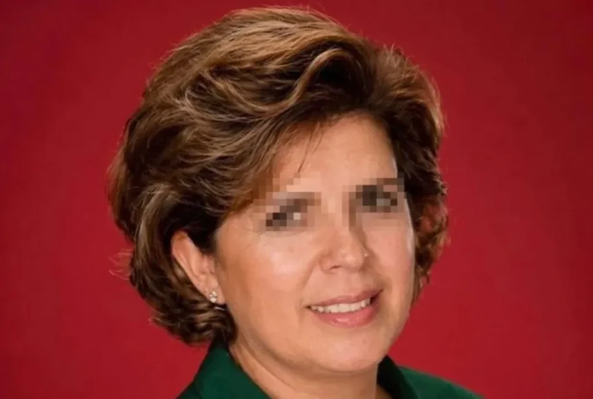 Ficha Roja para la suegra de Carolina Flores