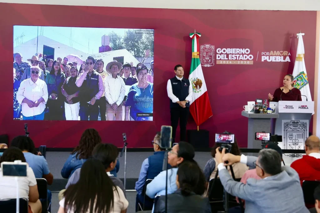 Obra Comunitaria en Puebla fortalece combate a la pobreza con inversión de 1,500 millones de pesos