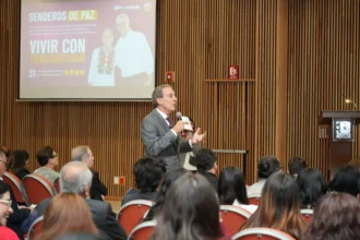 Pepe Chedraui participa en coloquio internacional de la UNAM sobre gobernanza