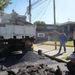 Pepe Chedraui refuerza acciones de bacheo en la colonia Belisario Domínguez
