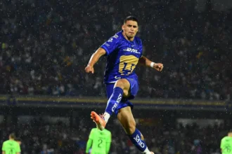 Pumas se levanta de un 2-0 y vence a Juárez